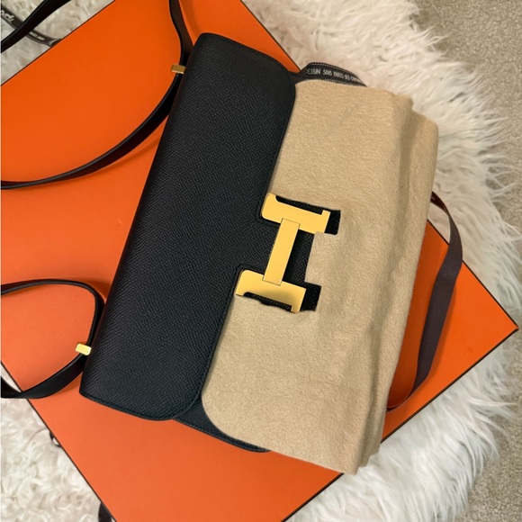 Brand New Hermes Constance Elan Purse Bag Black 
Stamp Date: 2025 - Picture 8 of 10